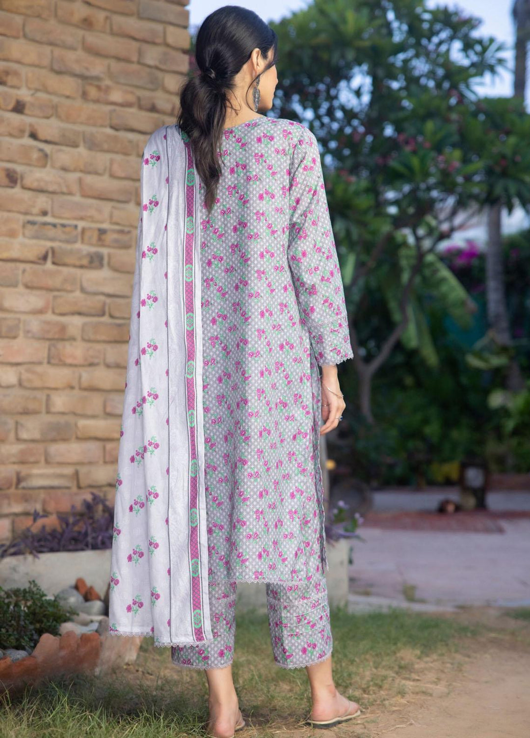 Regalia Textiles Printed Lawn Suits Unstitched 3 Piece RGT23-IS11 ISV11-7 - Summer Collection