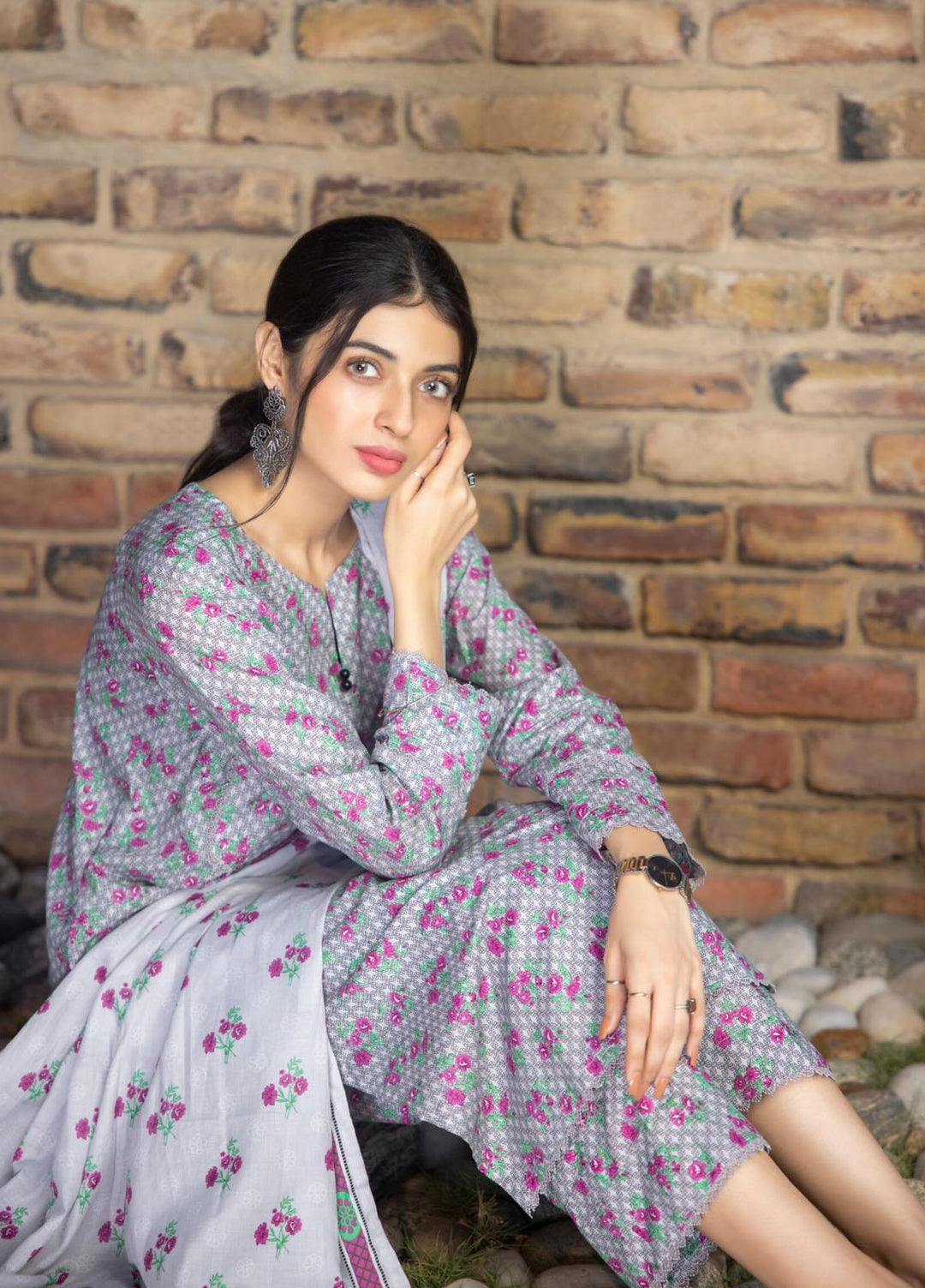 Regalia Textiles Printed Lawn Suits Unstitched 3 Piece RGT23-IS11 ISV11-7 - Summer Collection