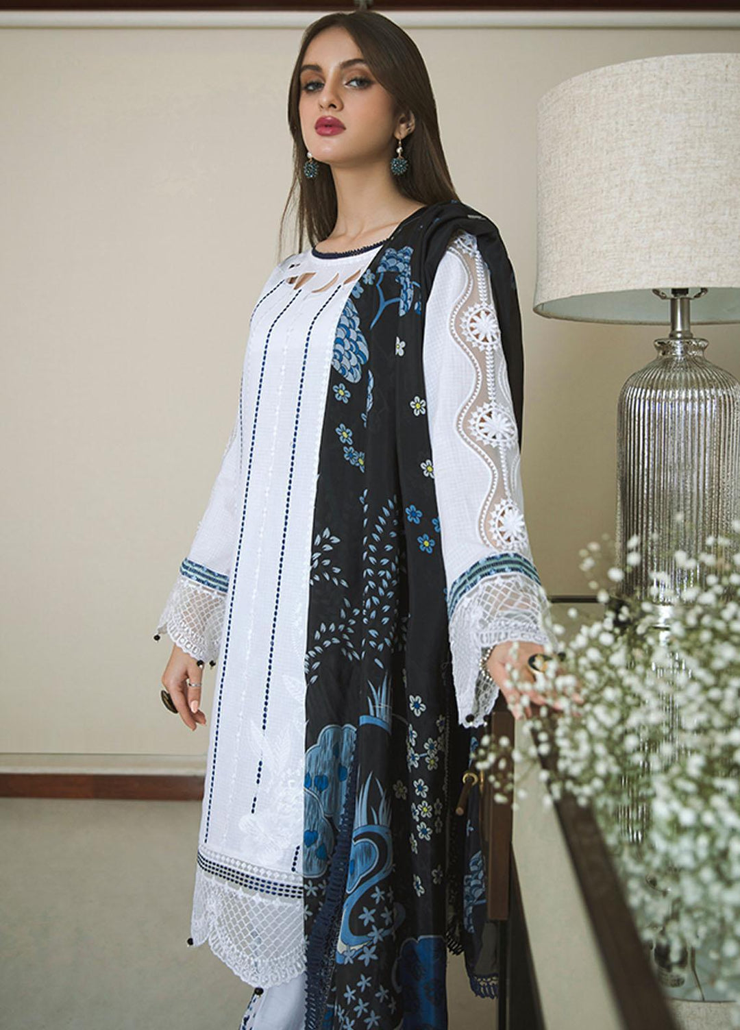 ILAHA Luxury Pret  Lawn 3 Piece Suit IL007