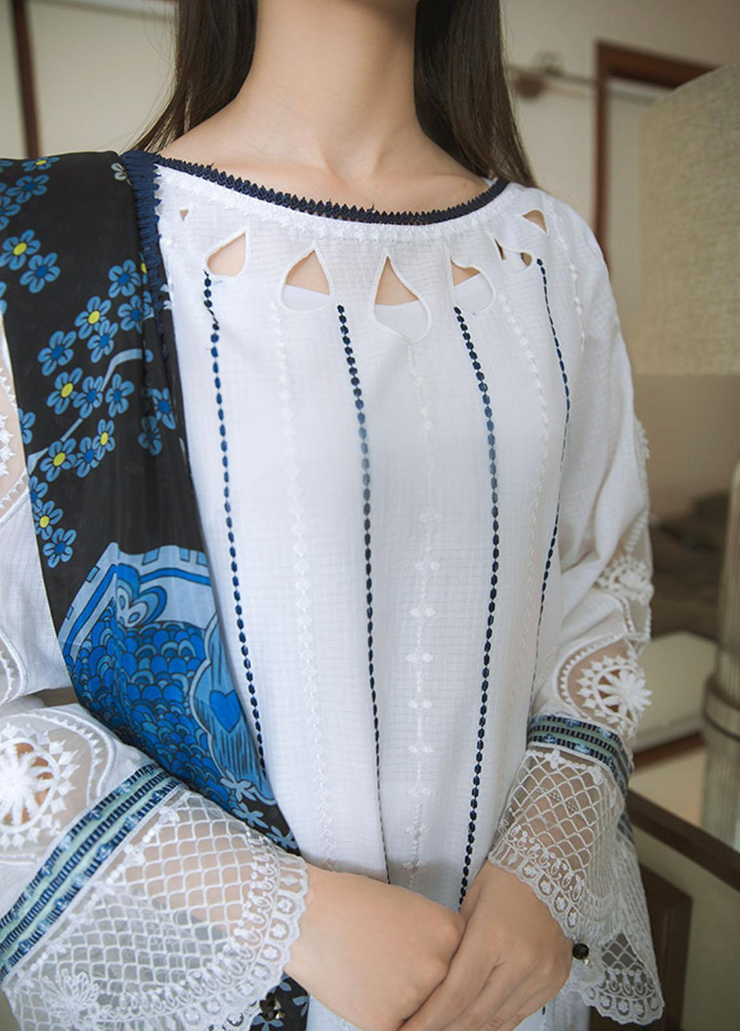 ILAHA Luxury Pret  Lawn 3 Piece Suit IL007