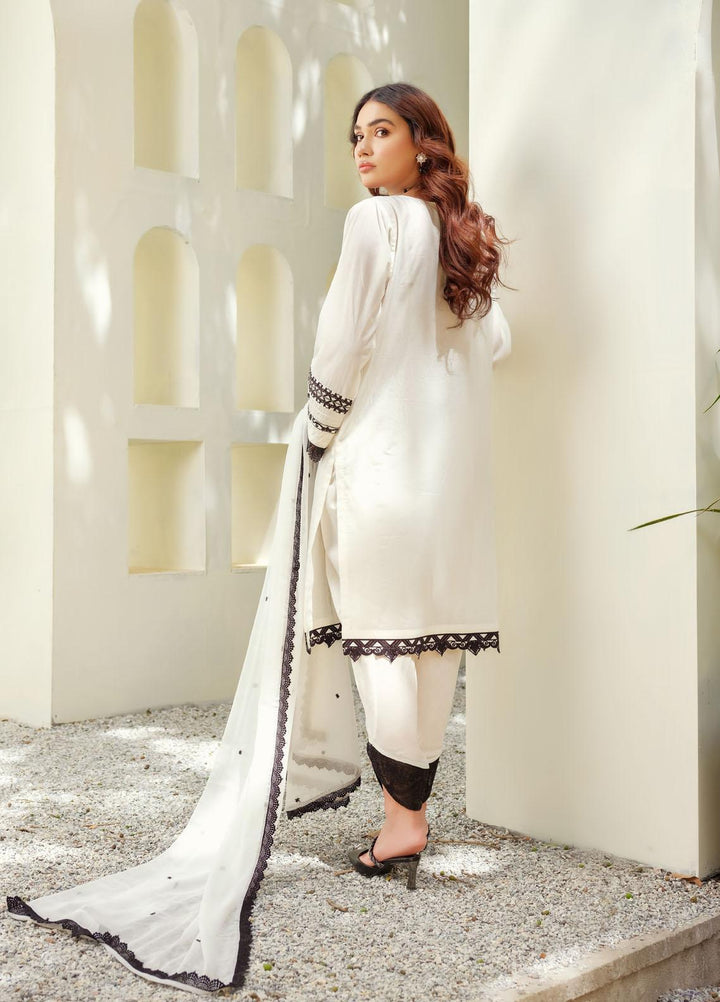 ILAHA Ready to Wear  Lawn 3 Piece Dress Black & White D-07