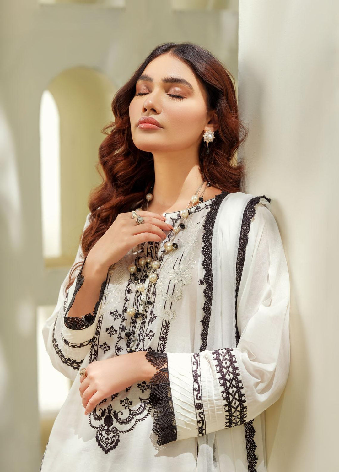 ILAHA Ready to Wear  Lawn 3 Piece Dress Black & White D-07