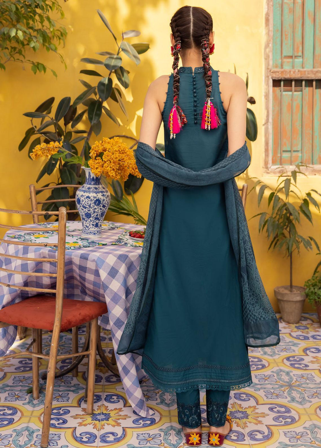 Ilara By Iznik Embroidered Lawn Suits Unstitched 3 Piece IZ23I IL-03 Silvia - Spring / Summer Collection