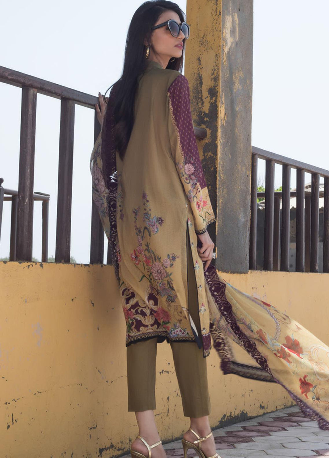 Regalia Textiles Embroidered Lawn Suits Unstitched 3 Piece RG21IN D-04 - Summer Collection