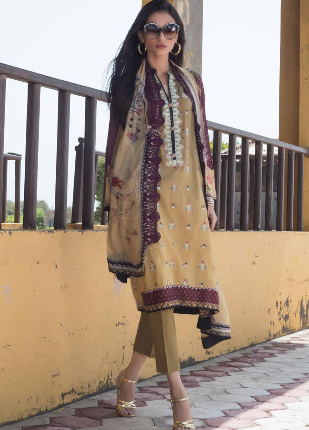 Regalia Textiles Embroidered Lawn Suits Unstitched 3 Piece RG21IN D-04 - Summer Collection