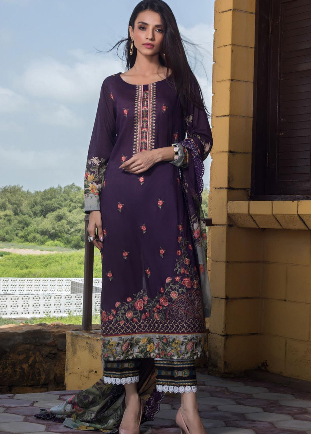 Regalia Textiles Embroidered Lawn Suits Unstitched 3 Piece RG21IN D-05 - Summer Collection