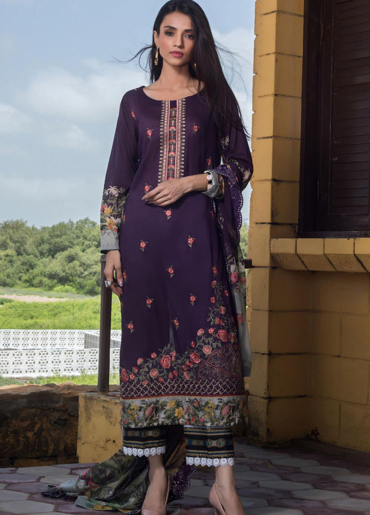 Regalia Textiles Embroidered Lawn Suits Unstitched 3 Piece RG21IN D-05 - Summer Collection
