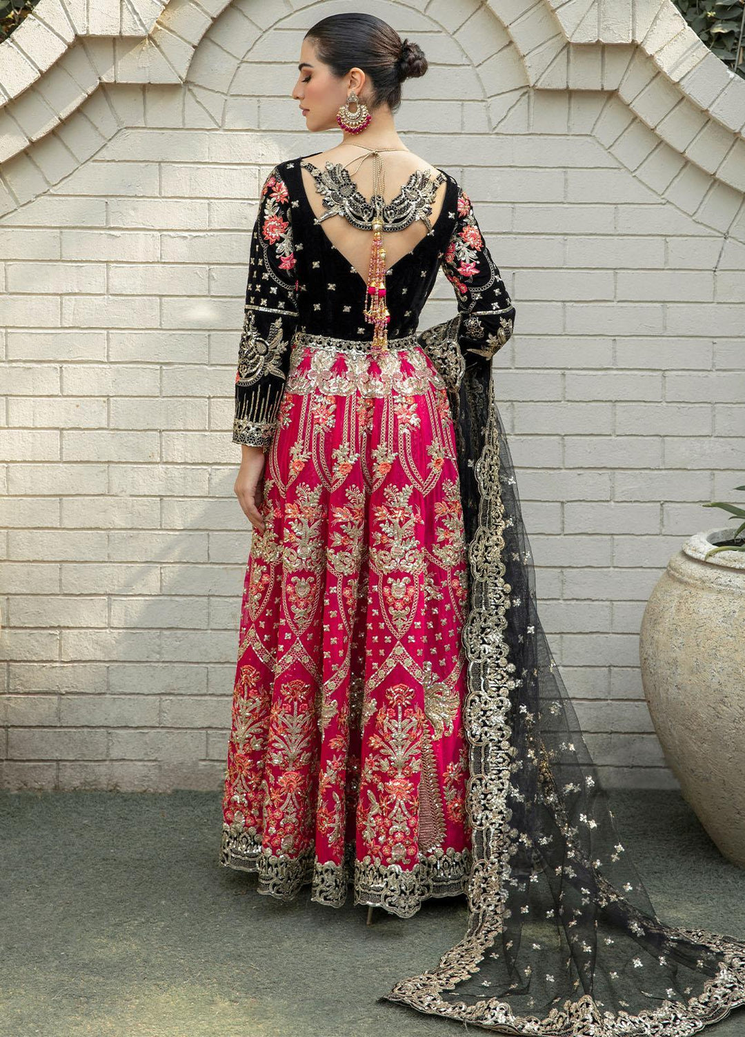 De Velour By Imrozia Premium Embroidered Velvet Suits Unstitched 3 Piece IMP22DV I.V-12 Sphene - Luxury Collection