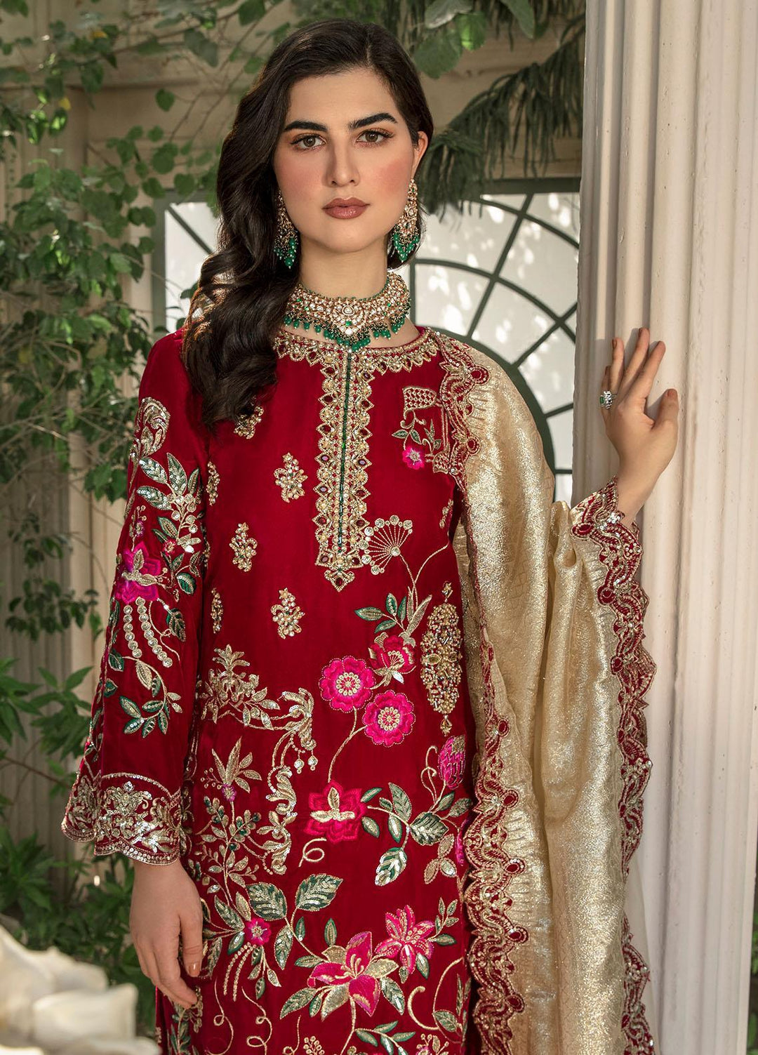 De Velour By Imrozia Premium Embroidered Velvet Suits Unstitched 3 Piece IMP22DV I.V-14 Blood Stone - Luxury Collection