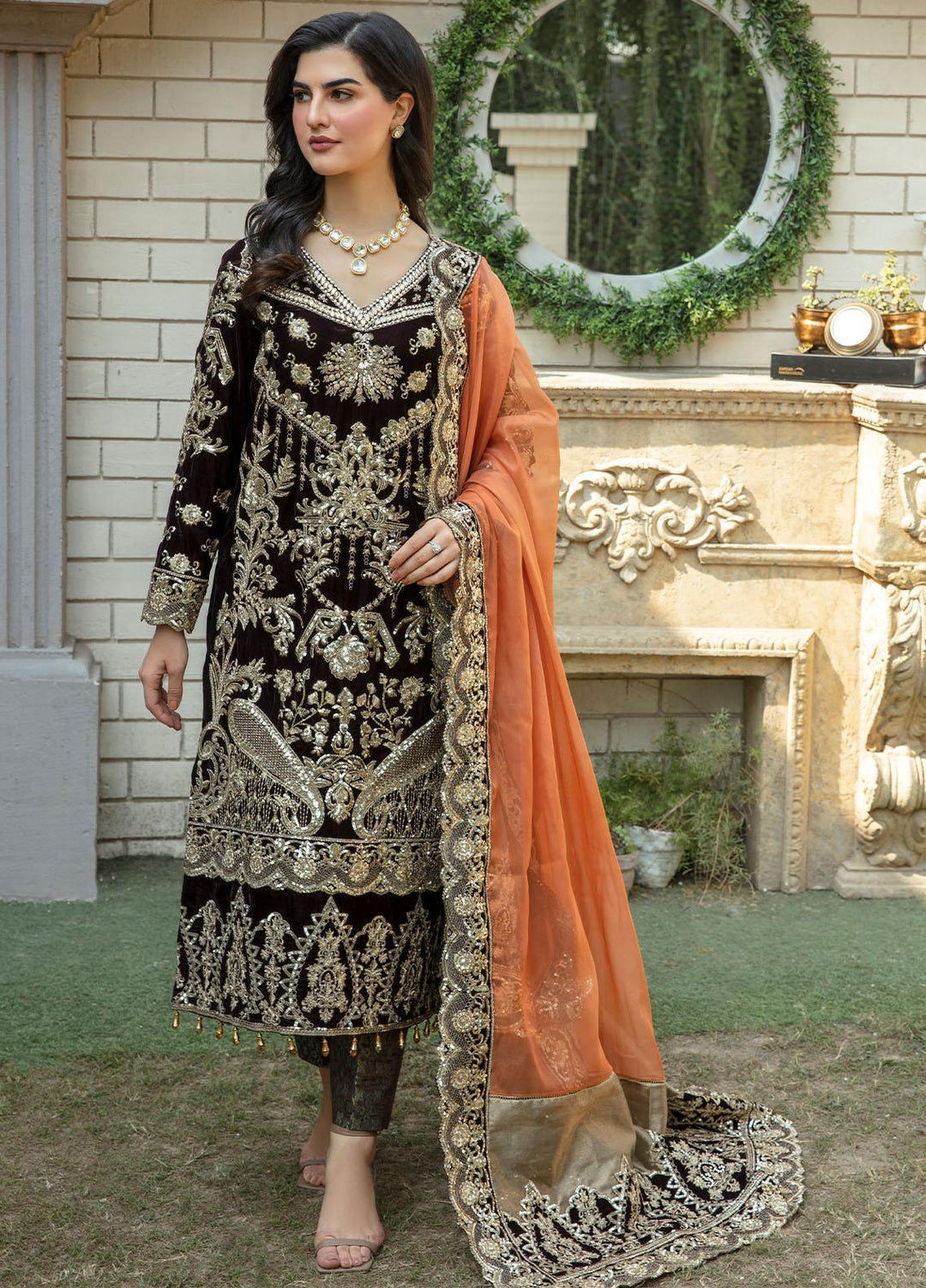 De Velour By Imrozia Premium Embroidered Velvet Suits Unstitched 3 Piece IMP22DV I.V-16 Evelyn - Luxury Collection
