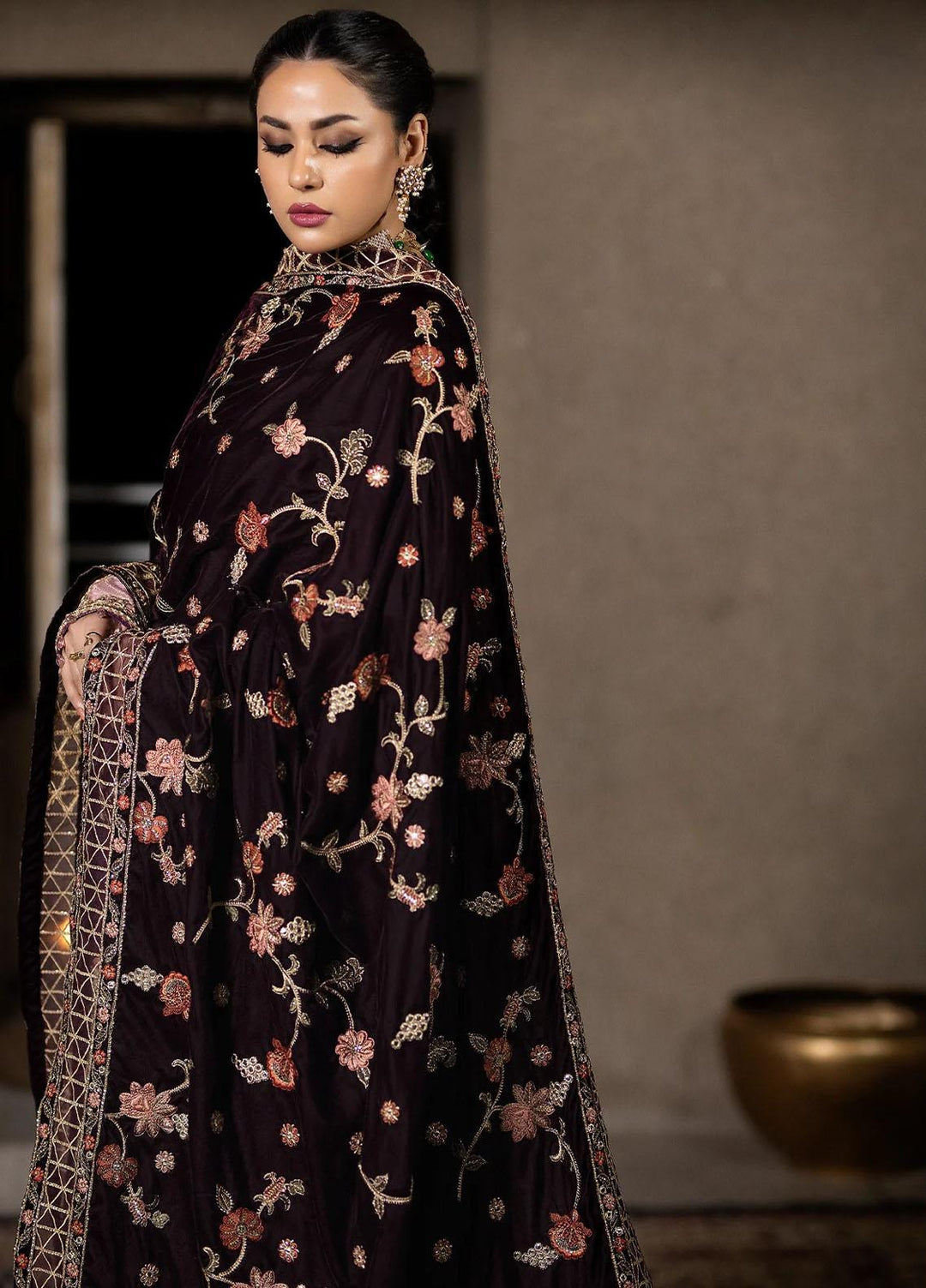 Imrozia Premium Embroidered Velvet Shawl I.S.S-02 - Women Shawls