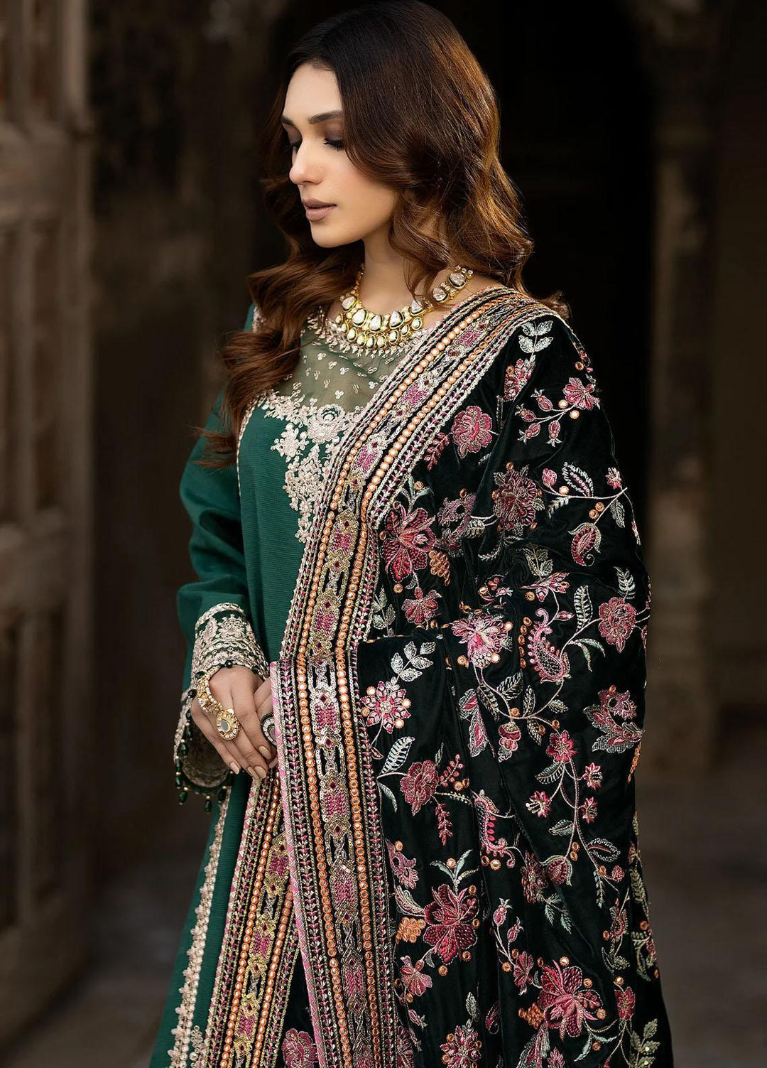 Imrozia Premium Embroidered Velvet Shawl I.S.S-04 - Women Shawls