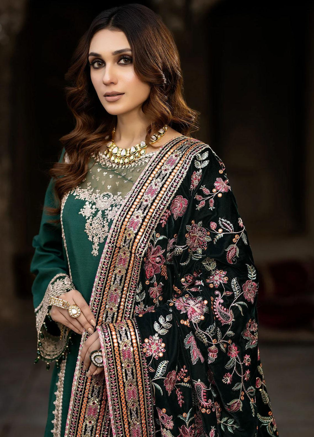 Imrozia Premium Embroidered Velvet Shawl I.S.S-04 - Women Shawls