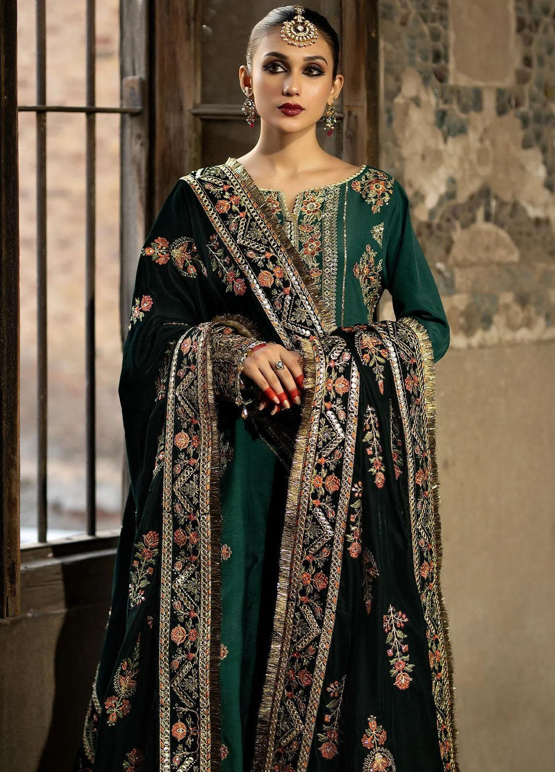 Imrozia Premium Embroidered Velvet Shawl I.S.S-06 - Women Shawls