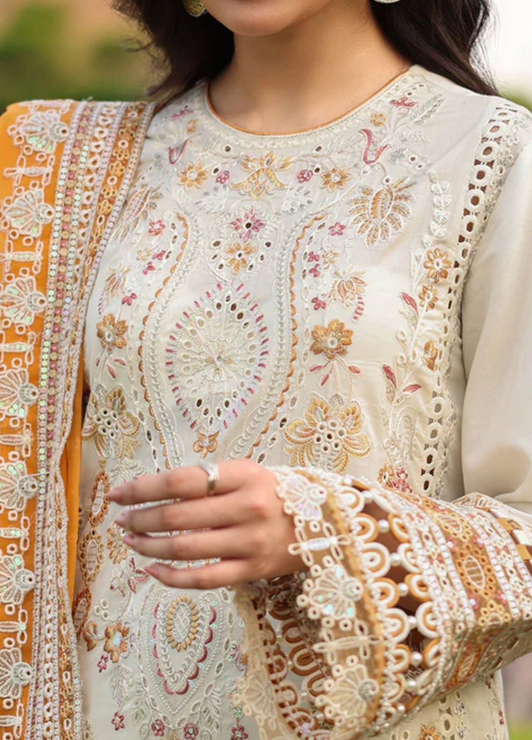 Imrozia Premium Pret Embroidered Lawn 3 Piece Suit SL-91 Lulu