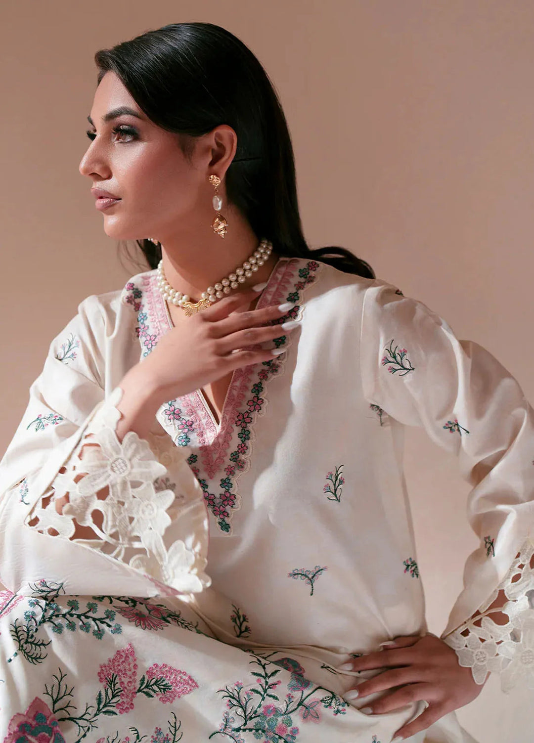 Inayat Pret Embroidered 2 Piece Suit Bloom