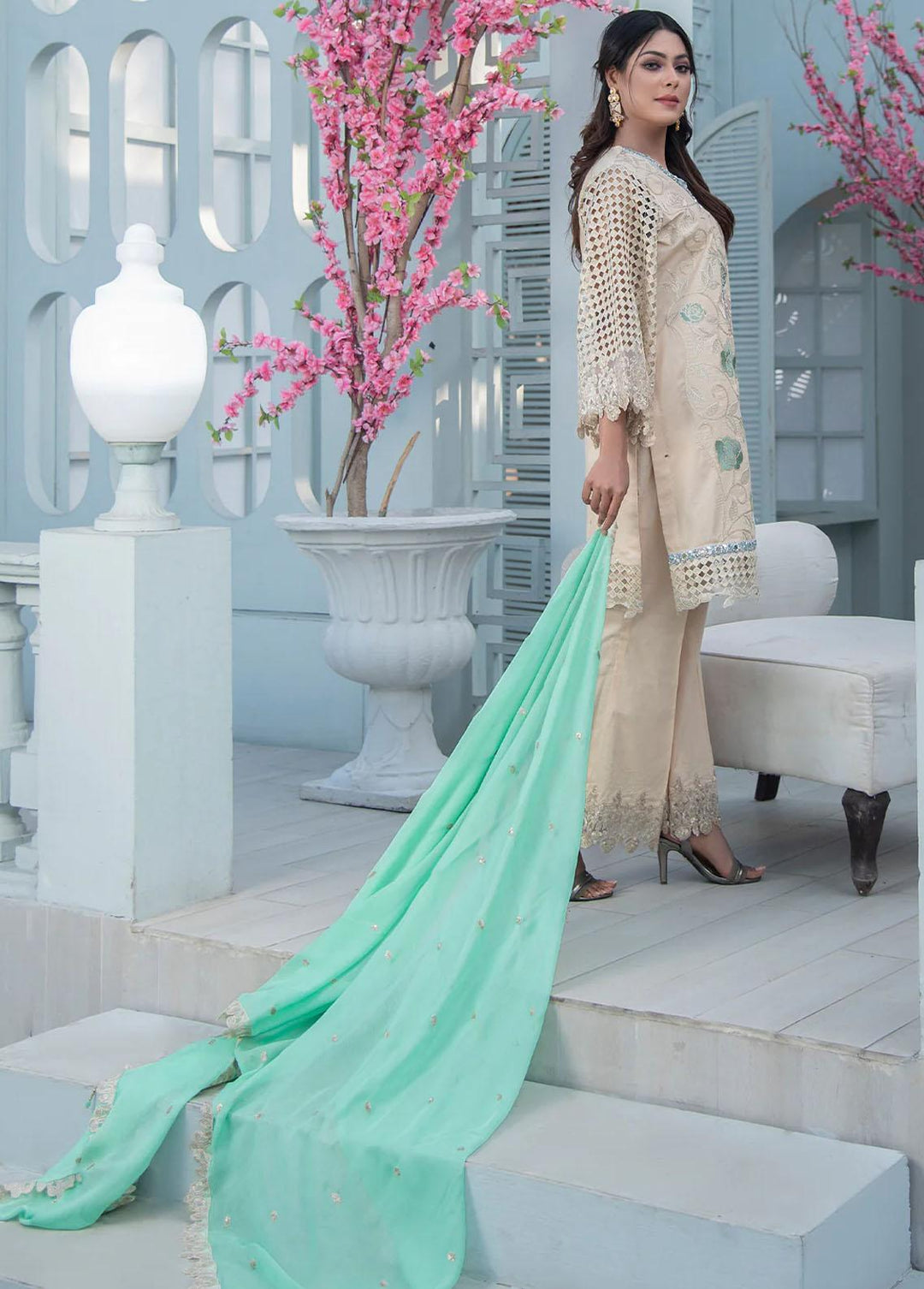 Insiya Clothing Embroidered Lawn Suits Unstitched 3 Piece INS23E 04 QARAAR - Eid Collection