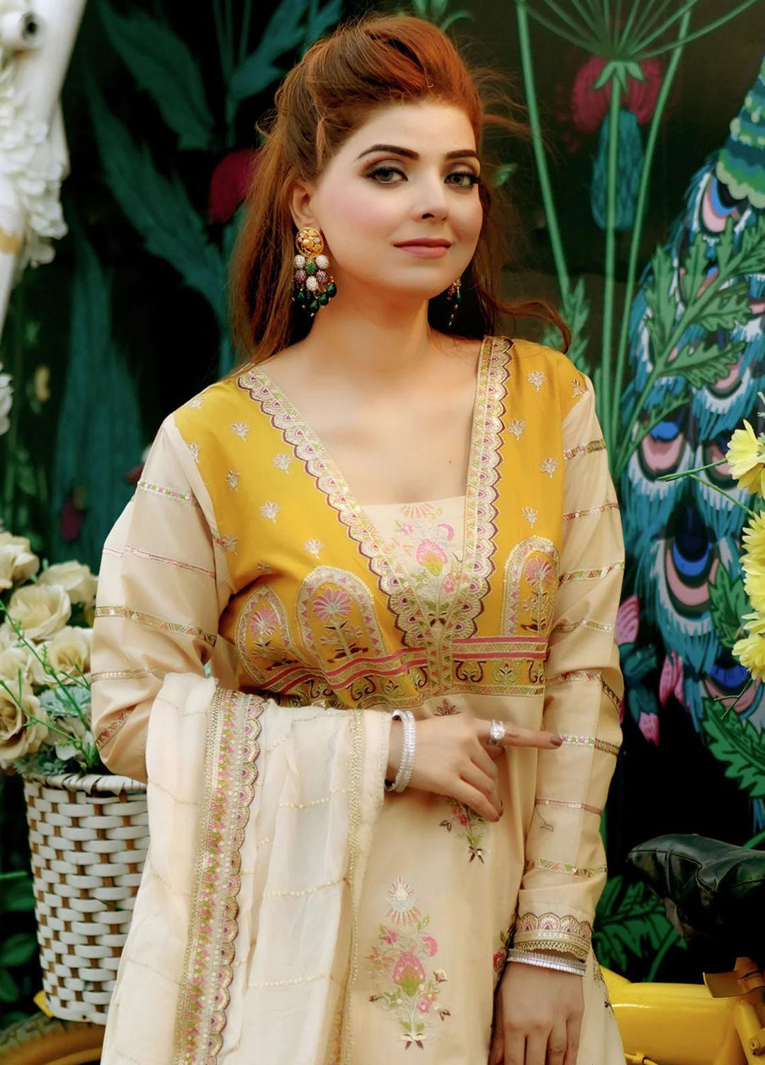Insiya Clothing Embroidered Lawn Suits Unstitched 3 Piece INS23L Code-03 - Luxury Summer Collection