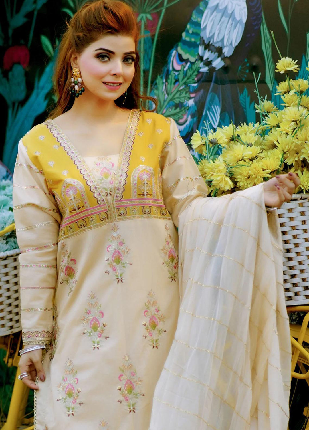 Insiya Clothing Embroidered Lawn Suits Unstitched 3 Piece INS23L Code-03 - Luxury Summer Collection
