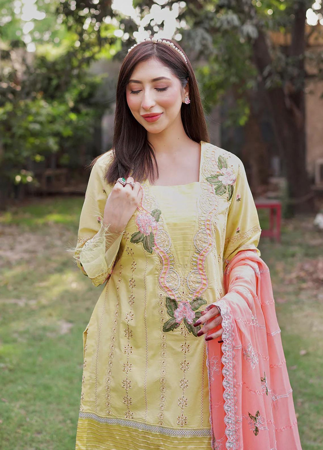 Insiya Clothing Embroidered Lawn Suits Unstitched 3 Piece INS23LE Design 103 - Eid Collection