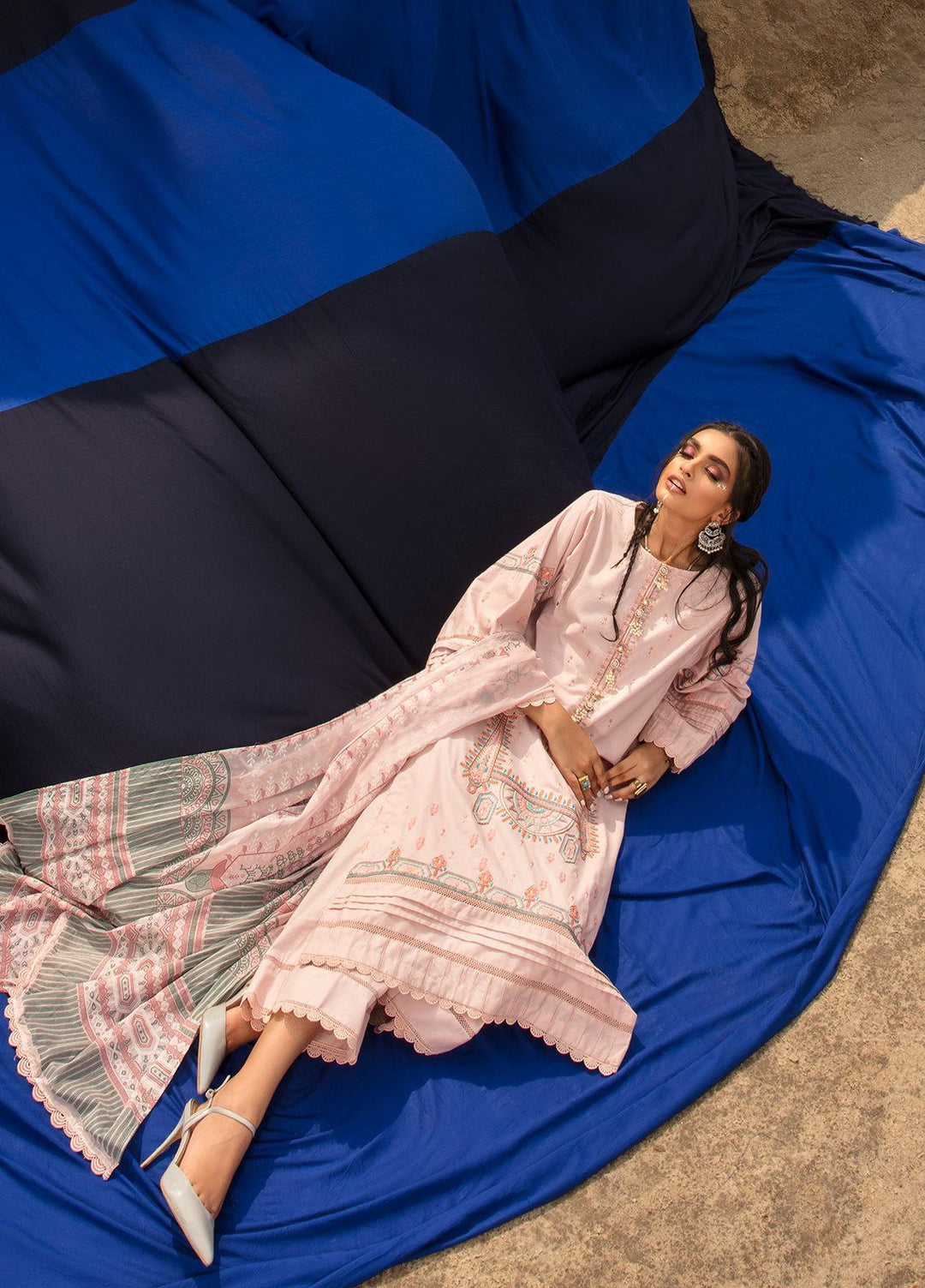 Ittehad Textiles Embroidered Cambric Suits Unstitched 3 Piece IT21WP 14 KAYISI - Winter Collection