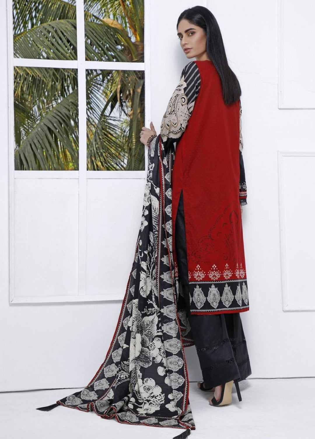 Ittehad Textiles Printed Lawn Suits Unstitched 3 Piece IT21CL LF-CL-21105B - Summer Collection