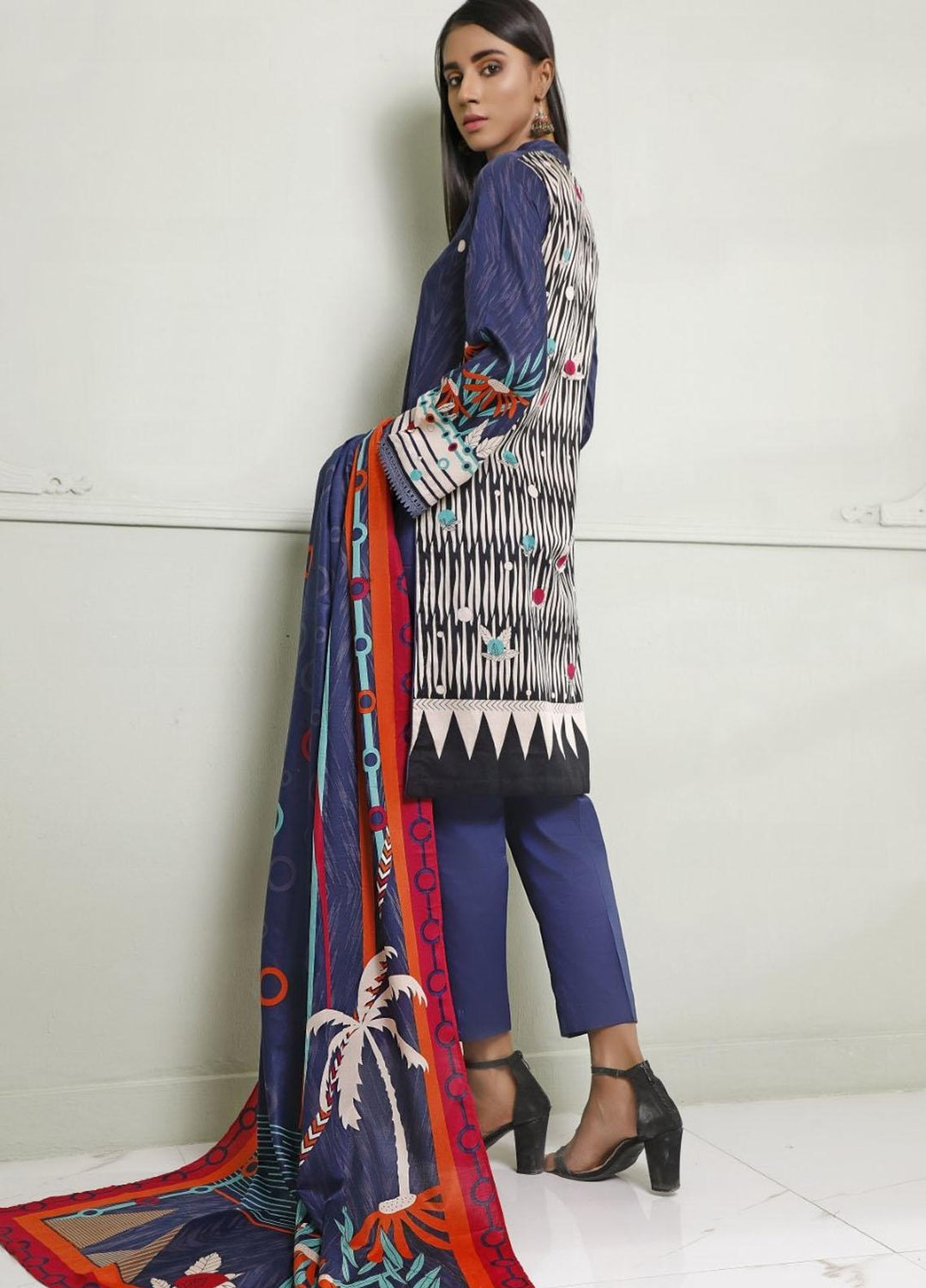 Ittehad Textiles Printed Lawn Suits Unstitched 3 Piece IT21CL LF-CL-21116B - Summer Collection