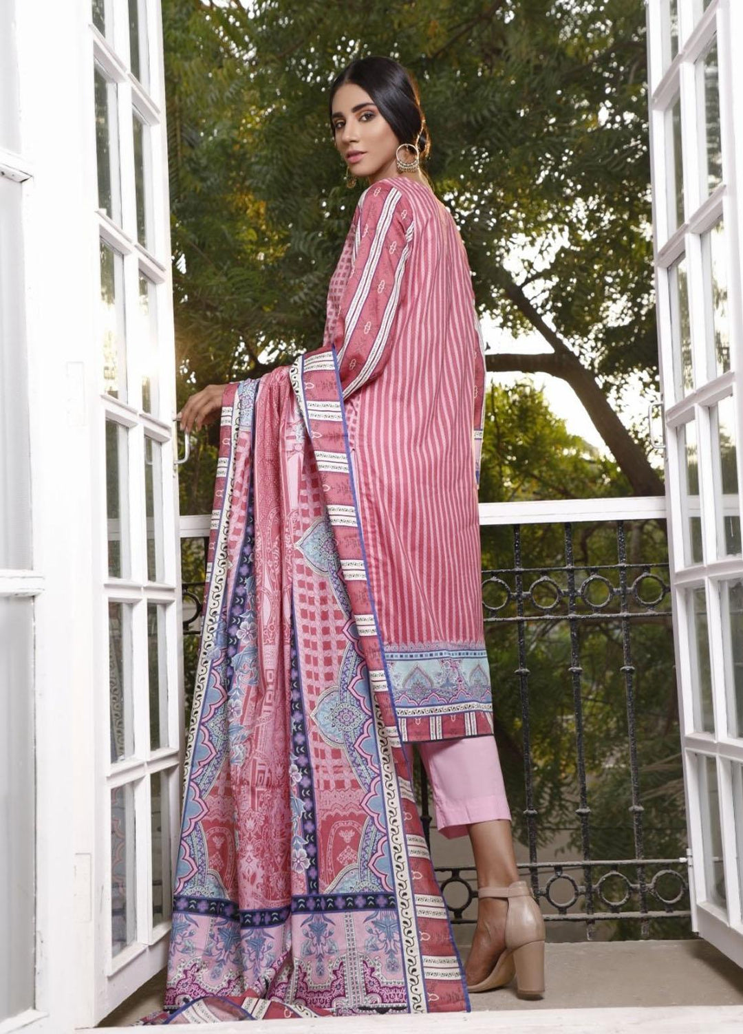 Ittehad Textiles Printed Lawn Suits Unstitched 3 Piece IT21CL LF-CL-21119B - Summer Collection