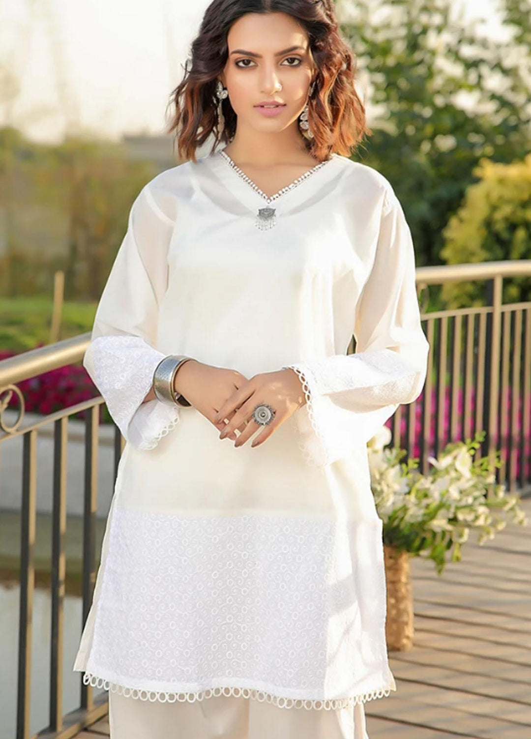 Ittehad Textiles Printed Lawn Stitched Kurties DL-SM21-10 White