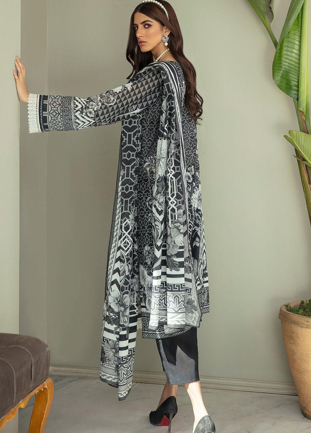 Ittehad Textiles Printed Lawn Suits Unstitched 3 Piece IT21C-2 DCL-FABUNNI - Spring/Summer Collection