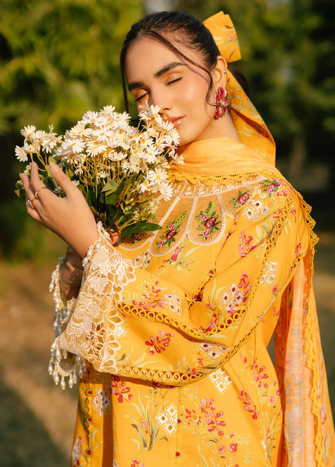 Ivy Bloom by Parishay Embroidered Lawn Suit Unstitched 3 Piece PR25IB IVY-01 - Summer Collection