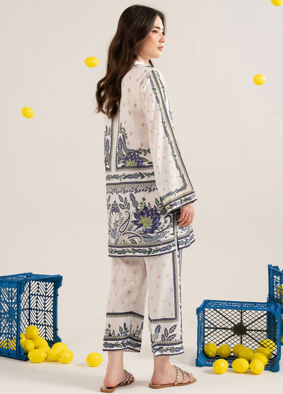 Izel Pret Printed Lawn 2 Piece Suit Floret