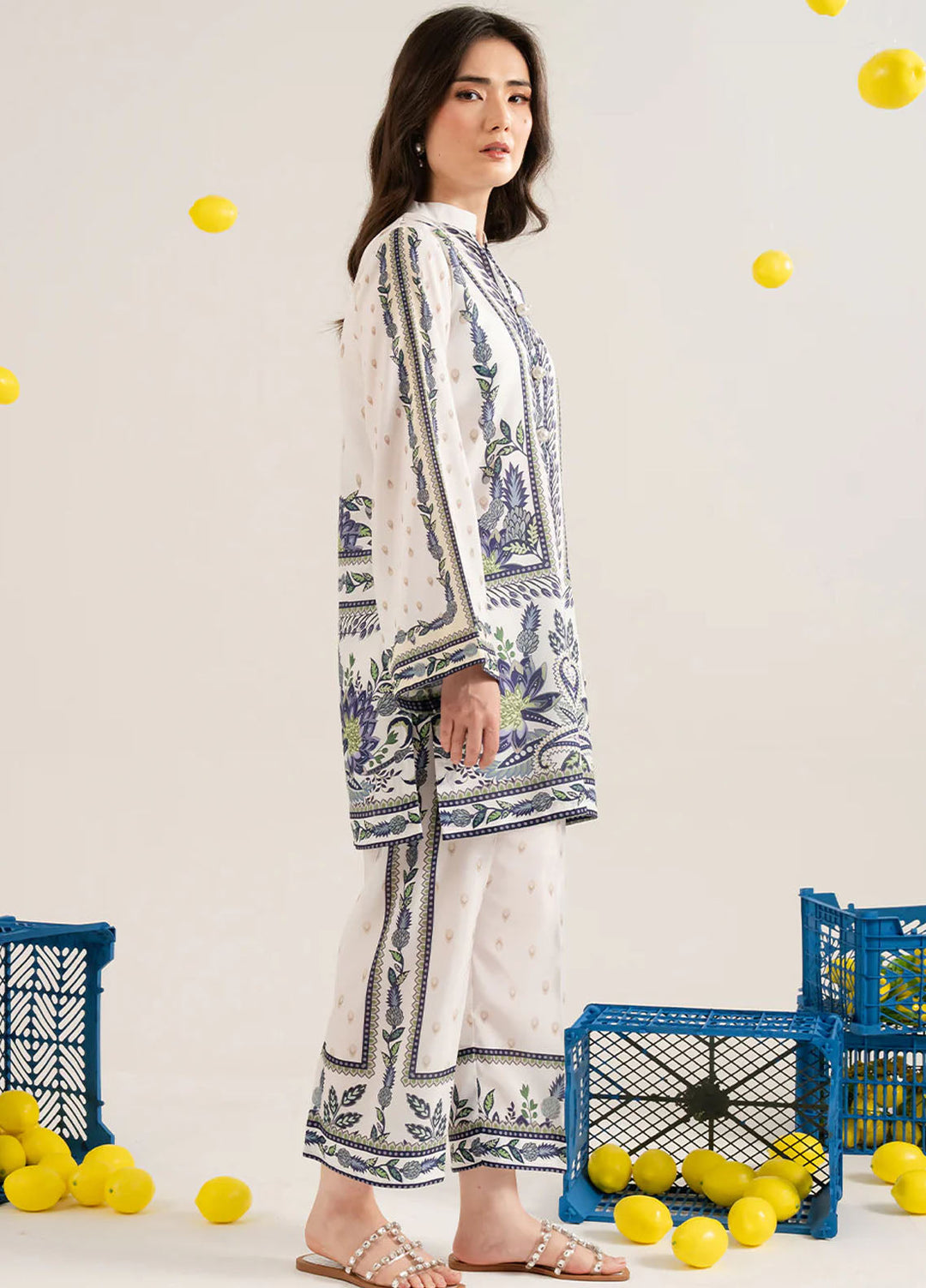 Izel Pret Printed Lawn 2 Piece Suit Floret