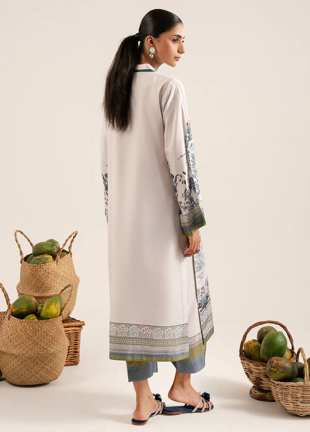 Izel Pret Printed Lawn 2 Piece Suit Petra