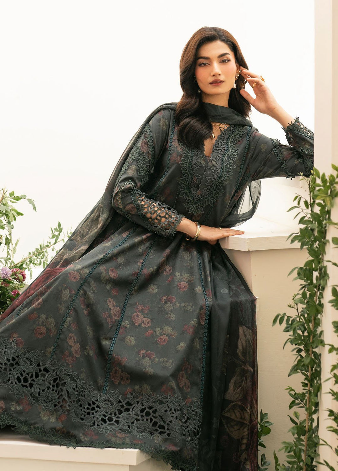Iznik Embroidered Lawn Suits Unstitched 3 Piece IZ25FE IFE-08 - Summer Collection