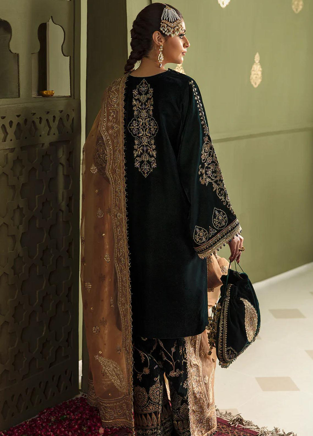 JahanAra By Baroque Embroidered Velvet Suits Unstitched 3 Piece BQ23JA UF-464 - Luxury Collection