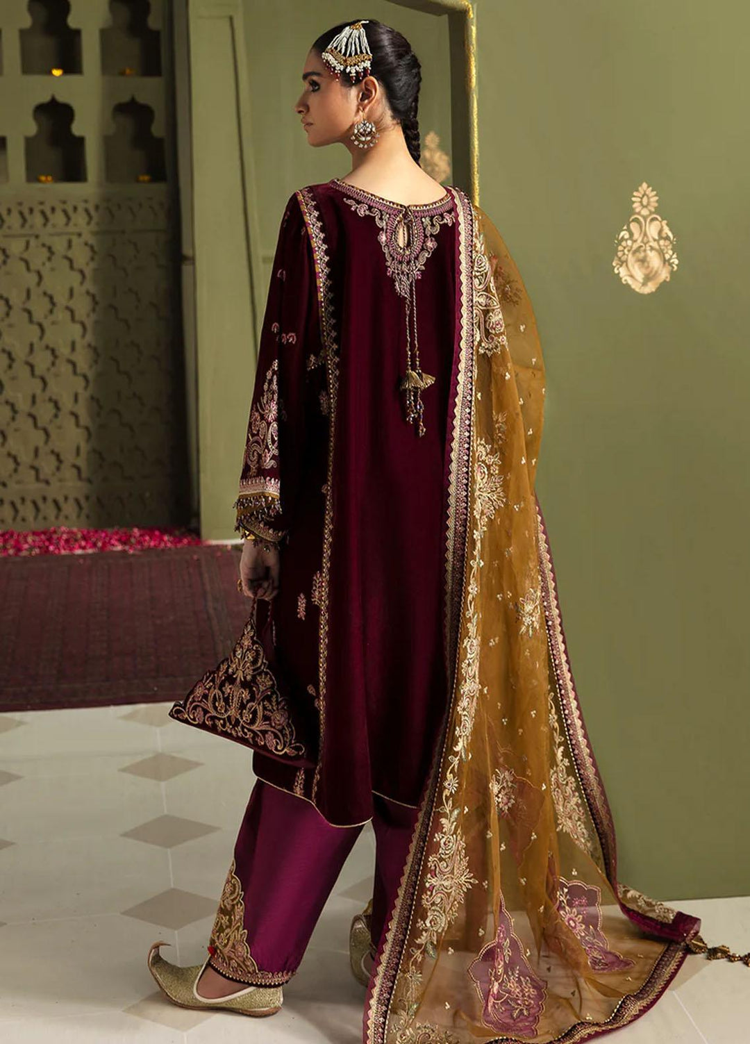 JahanAra By Baroque Embroidered Velvet Suits Unstitched 3 Piece BQ23JA UF-465 - Luxury Collection