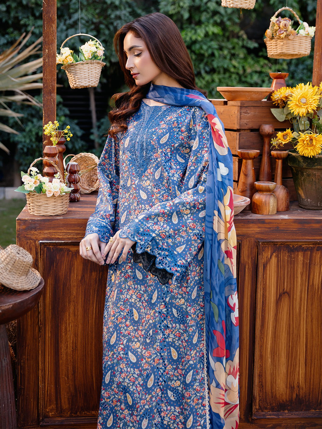 The Floral Edit by Yards Unstitched Embroidered Lawn 3 Piece Suit Jardin Casual Collection