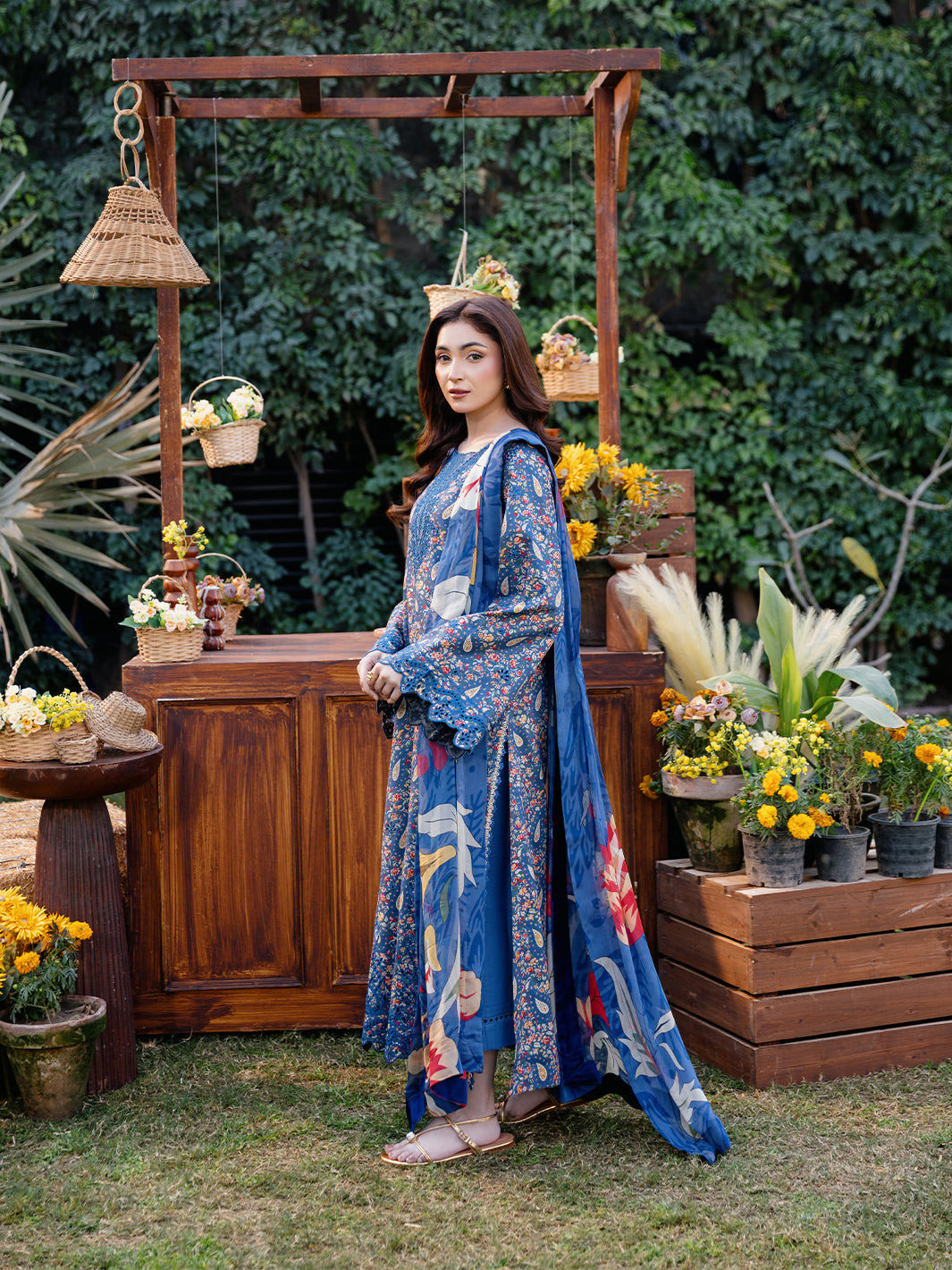 The Floral Edit by Yards Unstitched Embroidered Lawn 3 Piece Suit Jardin Casual Collection