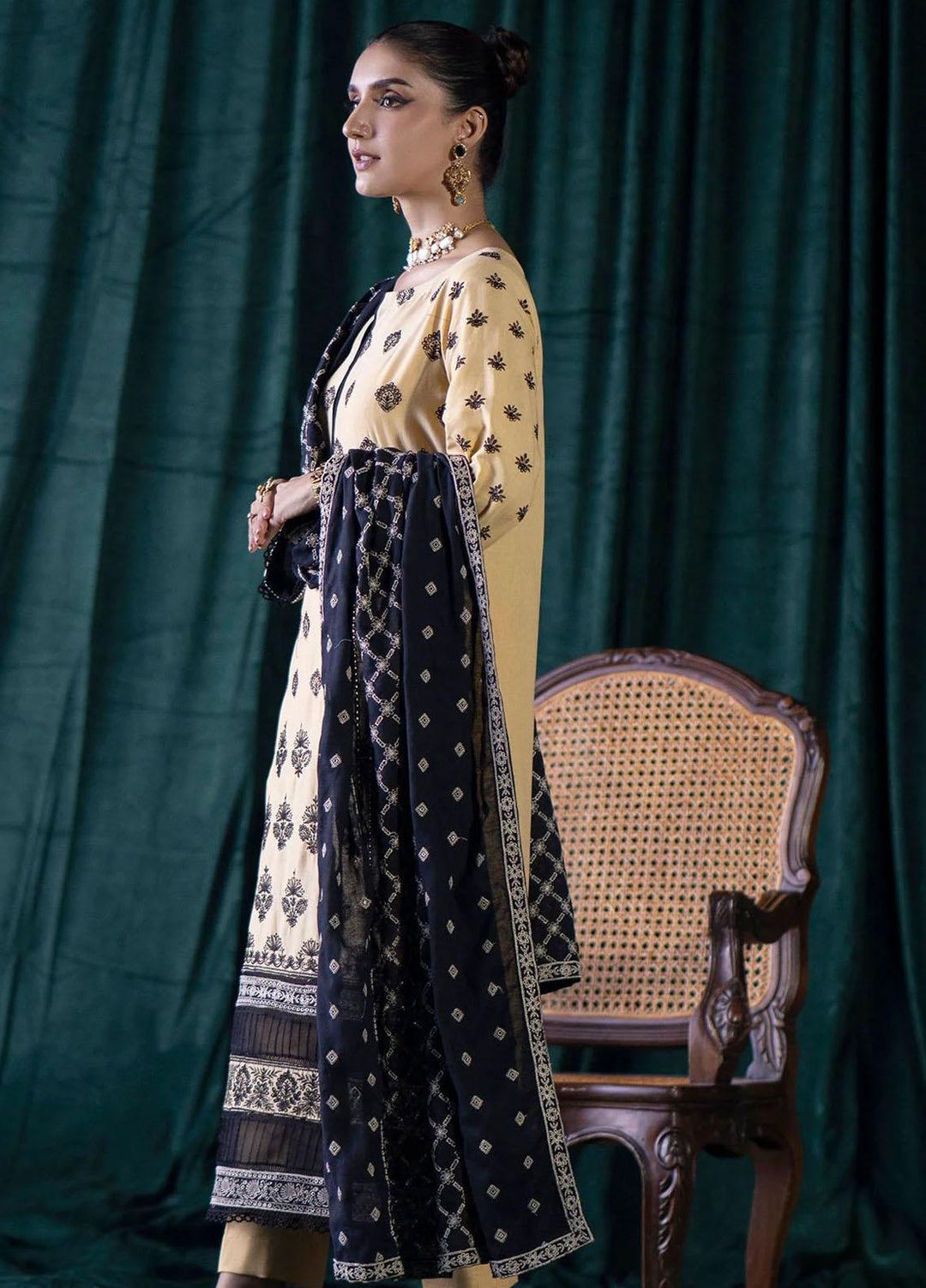 Jehan By Motifz Embroidered Khaddar Suits Unstitched 3 Piece MT23J 4360 Sarina - Winter Collection