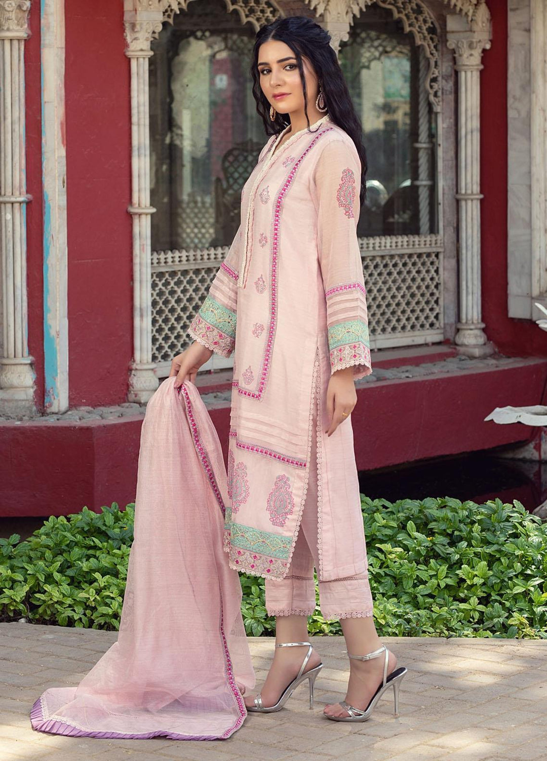 Kaara Luxury Pret Embroidered Khaadi 3 Piece Suit Ecrin Kr-659