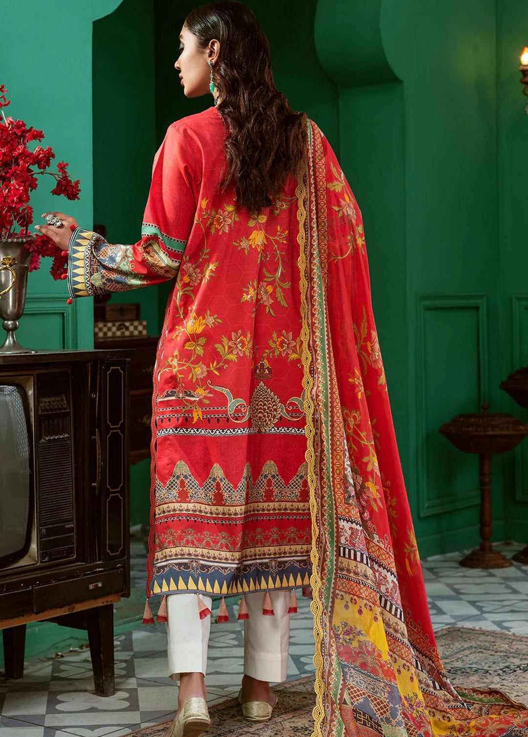 Kinaar Khwaab By Shiza Hassan Embroidered Lawn Suits Unstitched 3 Piece SH22KK KH-12 Zargul - Spring / Summer Collection