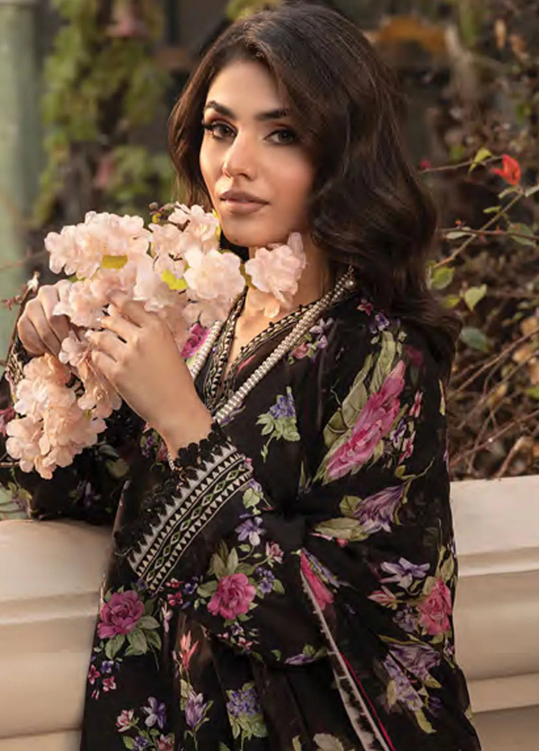 Komal by Lakhany Printed Lawn Suit Unstitched 3 Piece LSM25K LG-MM-0305 - Summer Collection
