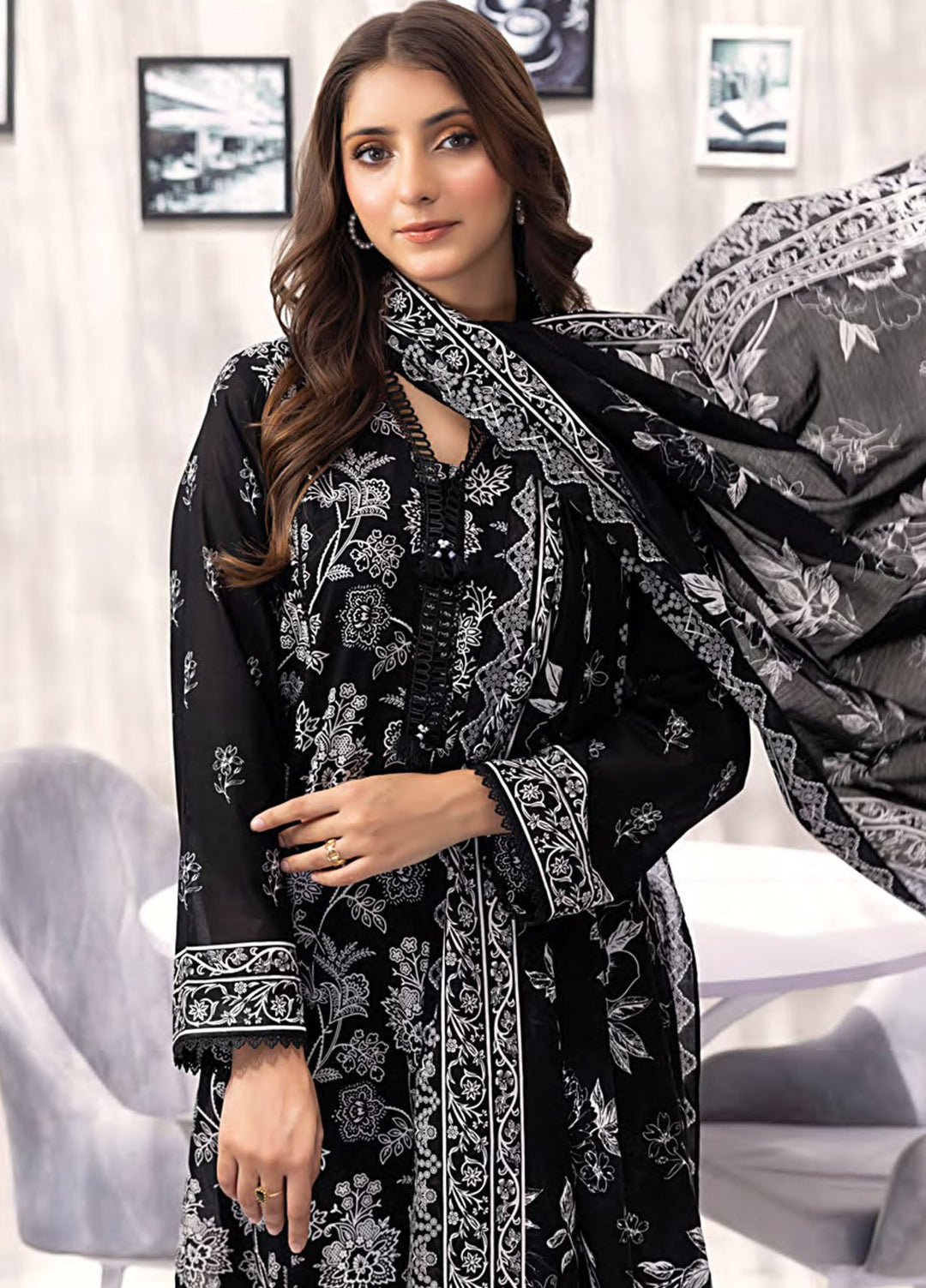 Komal by Lakhany Printed Lawn Suits Unstitched 3 Piece LSM25KM LG-AR-0203 - Summer Collection