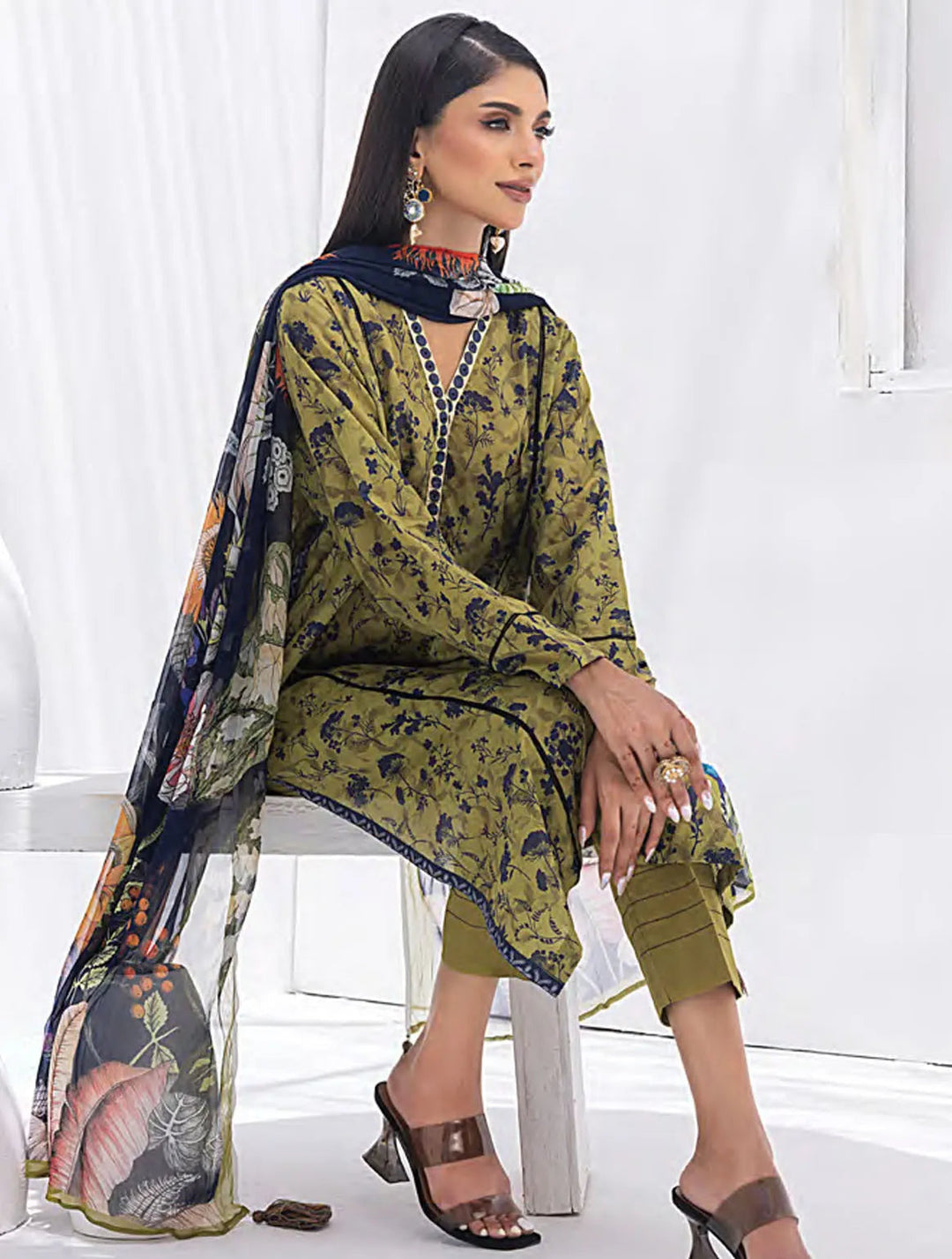 Komal Signature Prints By Lakhany Printed Lawn Suit Unstitched 3 Piece LSM24KS LG-MM-0102 - Summer Collection