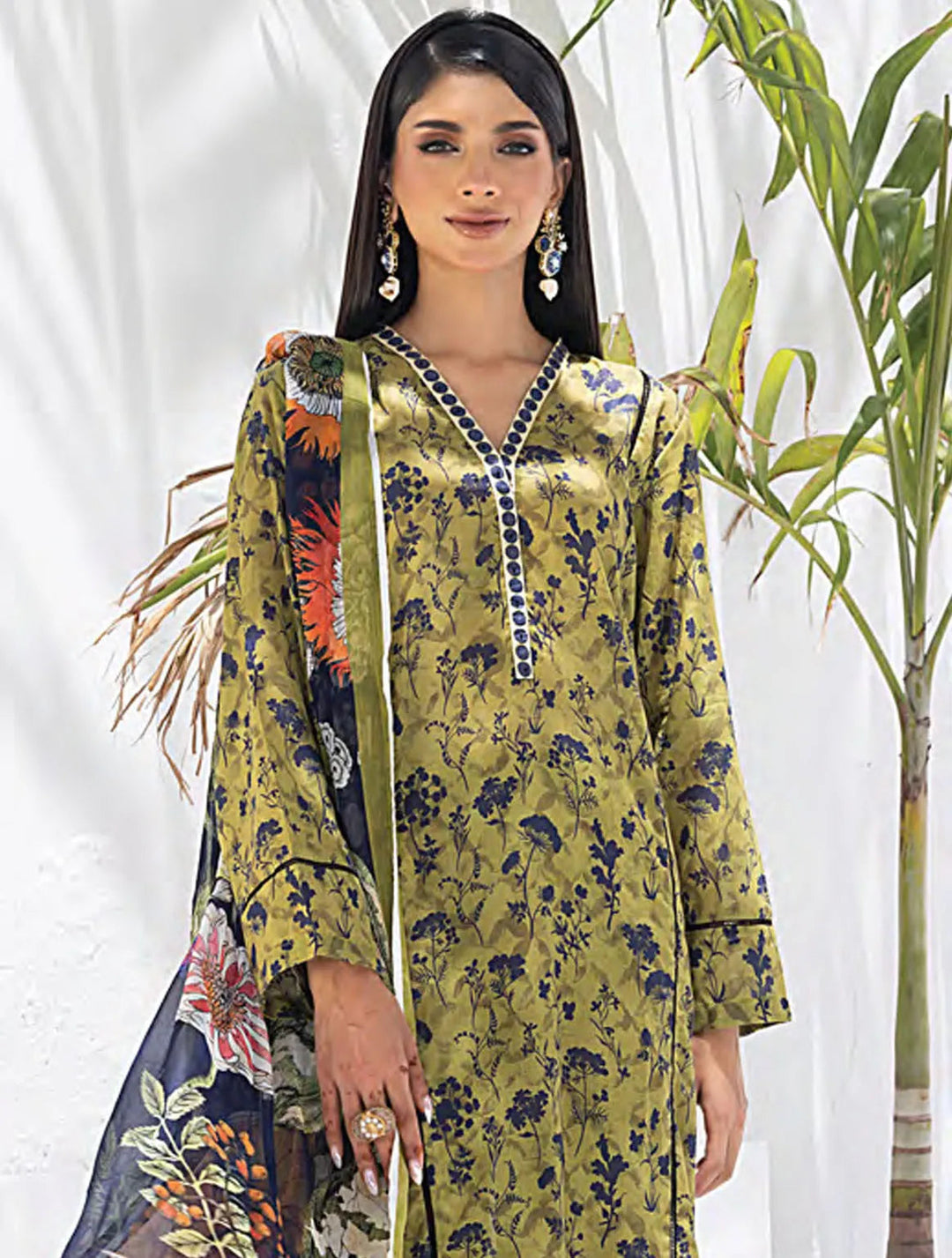 Komal Signature Prints By Lakhany Printed Lawn Suit Unstitched 3 Piece LSM24KS LG-MM-0102 - Summer Collection