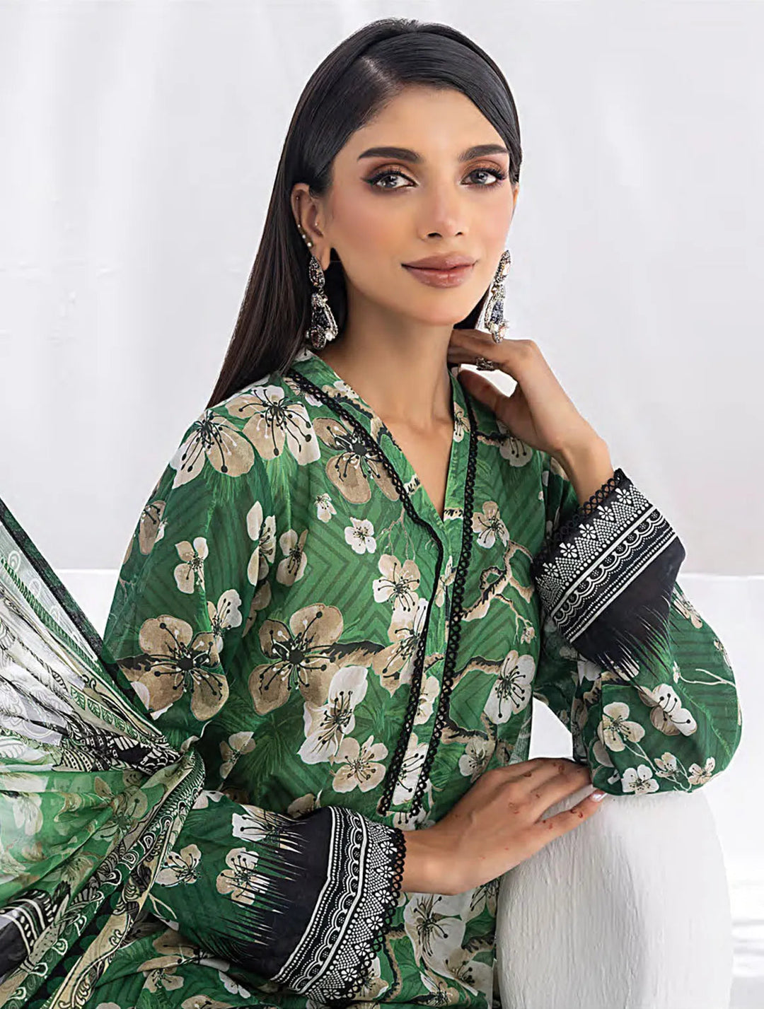 Komal Signature Prints By Lakhany Printed Lawn Suit Unstitched 3 Piece LSM24KS LG-MM-0104 - Summer Collection