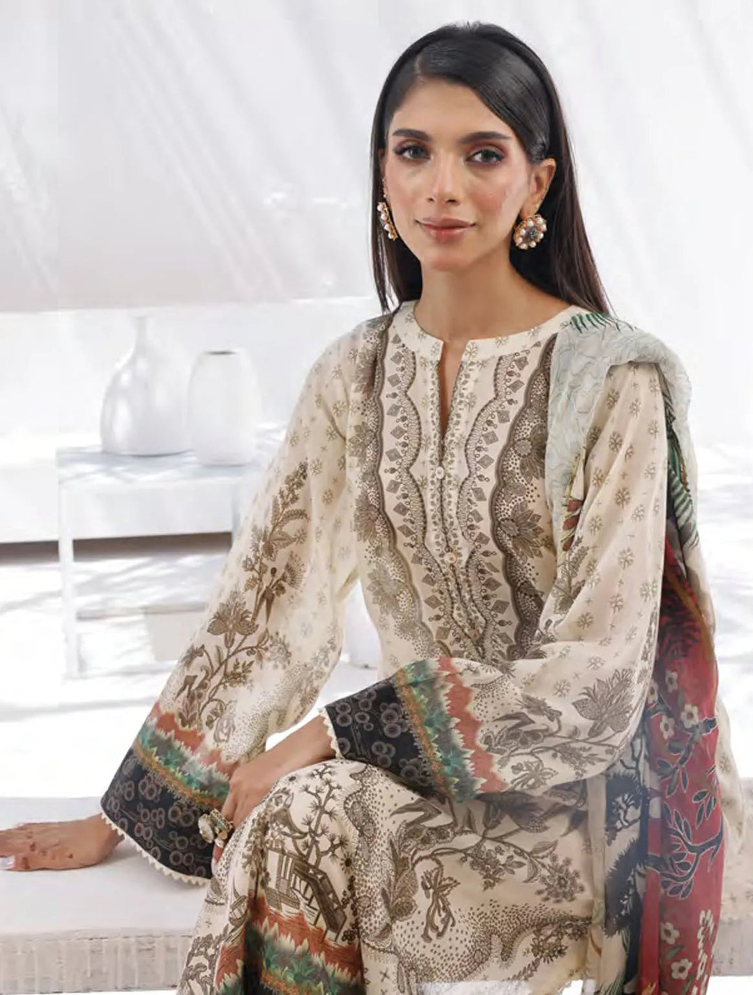 Komal Signature Prints By Lakhany Printed Lawn Suit Unstitched 3 Piece LSM24KS LG-MM-0105 - Summer Collection
