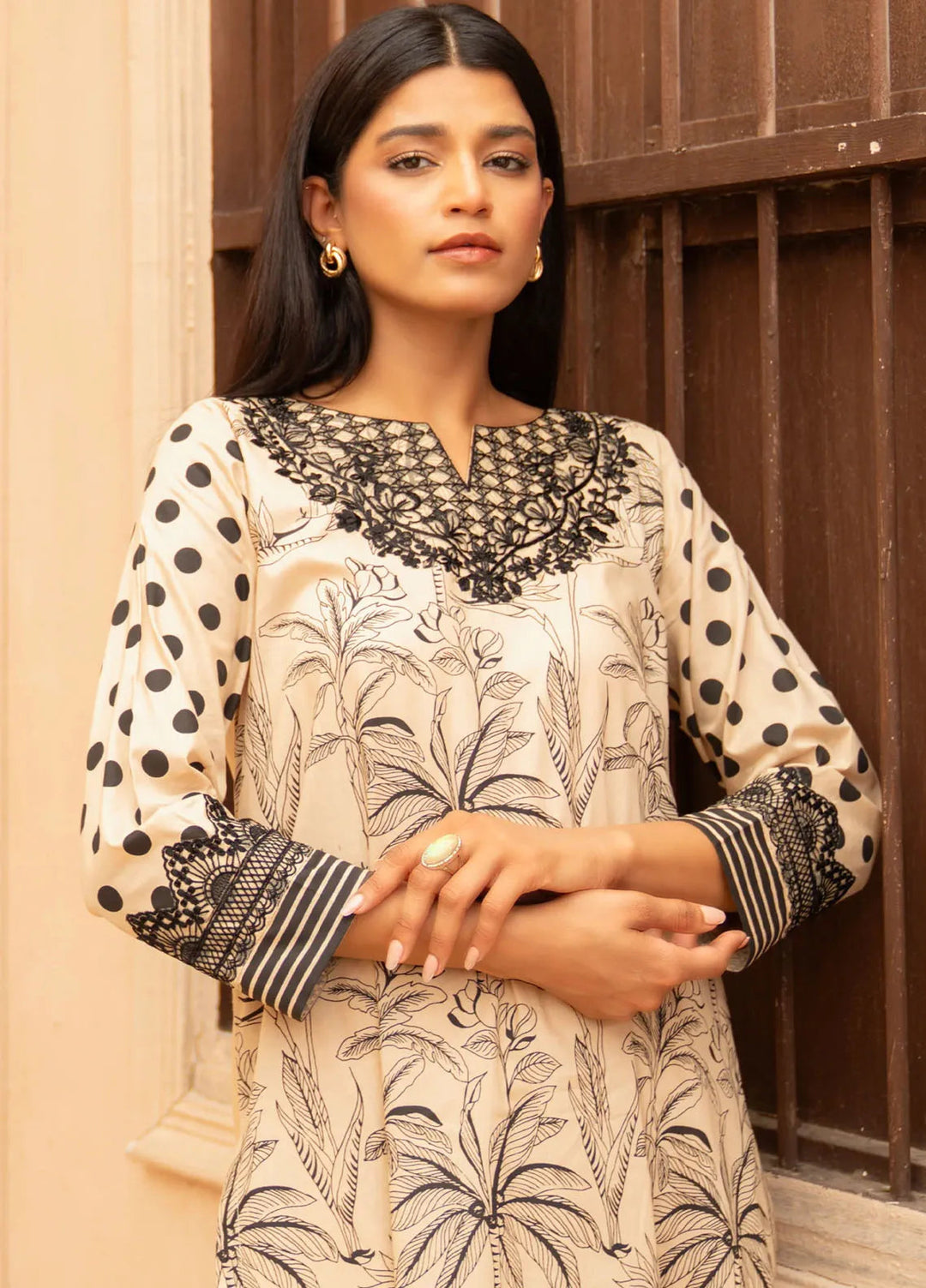 Kross Kulture Pret Casual Lawn 2 Piece Suit Phoolkari KPR-00818