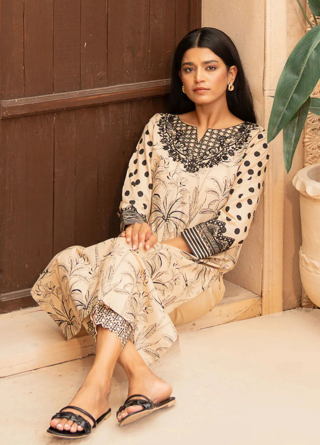 Kross Kulture Pret Casual Lawn 2 Piece Suit Phoolkari KPR-00818